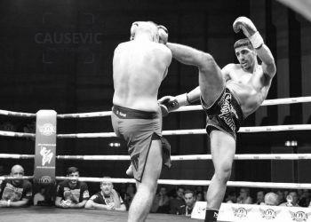 نامۆ له‌ ئه‌بوزه‌بى دوو یاری پرۆفیشناڵ ئه‌نجامده‌دات