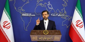 ئێران هۆشداری بە ئەمریکا و سێ وڵاتی ئەورووپی دەدات