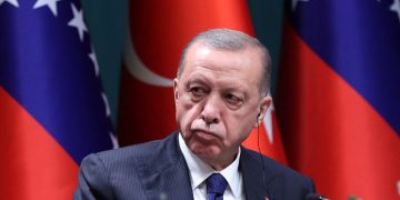 سوریا: ئەردۆغان دەیەوێت قەیرانە سیاسی و ئابورییەکانی تورکیا هەناردەی دەرەوە بکات