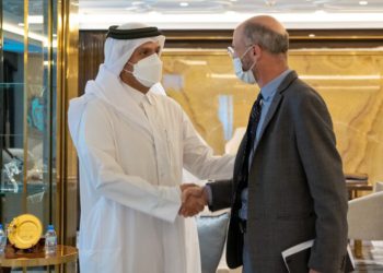 نێردەی ئەمریکا و وەزیری دەرەوەی قەتەر پێش دانوستانەکانی ناوەکی کۆبوونەوە