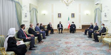 ئایەتوڵڵا ڕەئیسی: ئێرادەی ئێران پەرەپێدانی پەیوەندییەکانە لە گەڵ وڵاتانی دراوسێ
