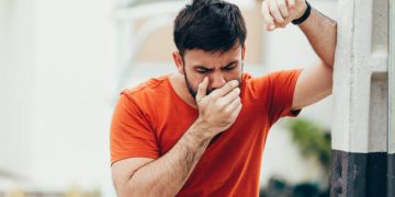 بۆ لە بەیانیدا حاڵەتی ڕشانەوەمان هەیە؟