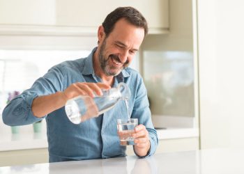 لە سەر گرنگی ئاو بۆ جەستە و دابەزاندنی کێش چی دەزانین؟