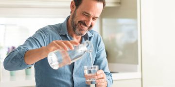 لە سەر گرنگی ئاو بۆ جەستە و دابەزاندنی کێش چی دەزانین؟