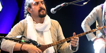 “فەرید ئیلهامی” ئامێری ڕەسەن و کۆنی کوردی تەنبوور لە هەرێمی کوردستان زیندوو دەکاتەوە