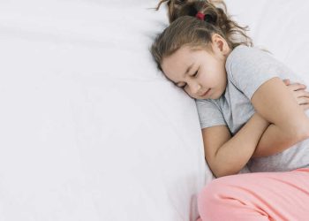 چۆن منداڵ لە سکچوون و ڕشانەوە بپارێزین؟