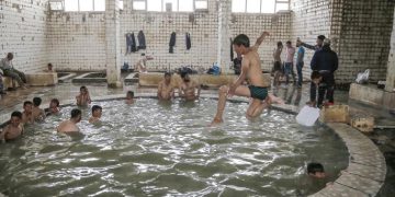 ئاوی گەرمی ئەلعەلیل لە موسڵ، خۆشەویستی گەشتیارانی عێراقی