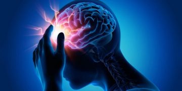 بۆ لە تەمەنی گەنجیدا جەڵتەی مێشک ڕوو دەدات؟