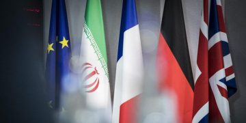 شرۆڤەکارێکی زایۆنیست: ئەمریکا و ئەورووپا پێویستیان بە ڕێکەوتن لە گەڵ ئێران هەیە