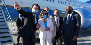 چین ئامۆژگاری پیلۆسی دەکات، سەردانی ئەفغانستان، عێراق، سوریا و لیبیاش بکە