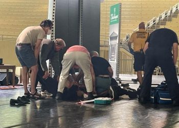 لە ئەمریکا هێرش کرایە سەر سەلمان ڕۆشدی