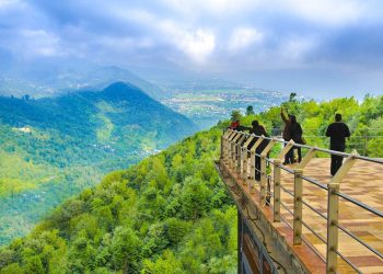 زیاترین ژمارەی گەشتیارانی بیانی لە ئێران عێراقین