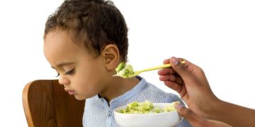 لە گەڵ منداڵە لاوازەکانی خۆمان چی بکەین؟