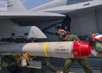 ڕووسیا بۆ ئەمریکا: ئەگەر مووشەکی دوورهاوێژ بە ئۆکرانیا بدەن، ڕاستەوخۆ شەڕ دەست پێدەکات