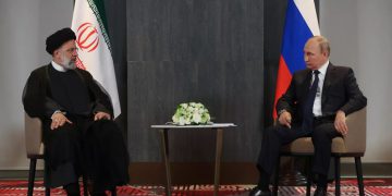 ڕەئیسی: سزاکانی ئەمریکا لە دژی ڕووسیا بە فەرمی ناناسین