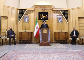 ڕەئیسی: بەرگری لە مافەکانی گەلی گەورەی ئێران دەکەین / لە گەڵ ئەمریکییەکان کۆنابینەوە