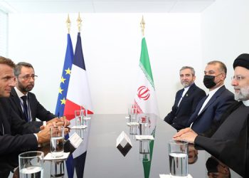 ئایەتوڵڵا ڕەئیسی چۆن وەڵامی مەکرۆنی سەبارەت بە مافی ژنان داوەتەوە؟