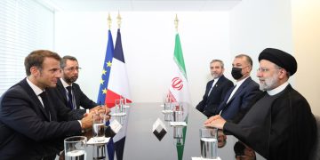 ئایەتوڵڵا ڕەئیسی چۆن وەڵامی مەکرۆنی سەبارەت بە مافی ژنان داوەتەوە؟