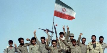 بەرەڤانی پیرۆز؛ شانازی ئێرانییەکان لە ڕوبەڕوبونەوەی ڕەوتی ستەمکاری جیهانی