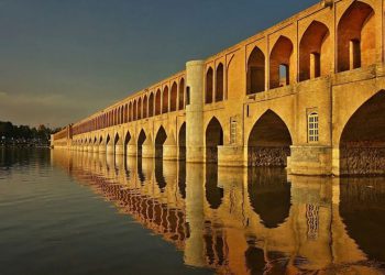 ڕێنماییەک بۆ ئەو گەشتیارانەی سەردانی ئەسفەهان لە ئێران دەکەن