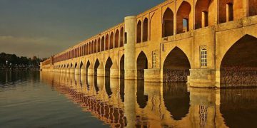 ڕێنماییەک بۆ ئەو گەشتیارانەی سەردانی ئەسفەهان لە ئێران دەکەن
