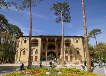 کۆشکی هەشت بەهەشت لە شارە مێژووییەکەی ئەسفەهان