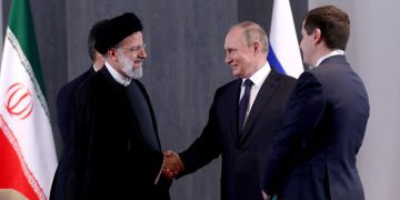 بلۆمبێرگ: هاوئاهەنگی چین، ڕووسیا و ئێران پێگەی جیهانیی ئەمریکا لاواز دەکات