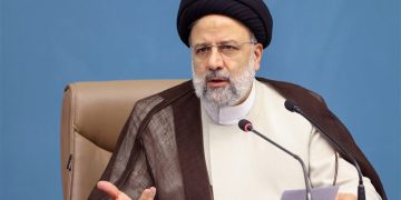 ئایەتوڵڵا ڕەئیسی: ئەمریکا ئەمجارەش لە دژایەتیکردنی گەلی ئێران شکست دێنێت