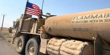 ئەمریکا 48 تەنکەر نەوتی سوریای تاڵان کردەوە