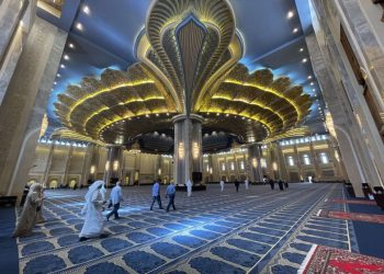 مزگەوتی گەورەی کوێت لە بەناوبانگترین مزگەوتەکانی ناوچەکە