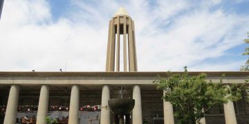 مەزارگەی ئەبوعەلی سینا لە شاری هەمەدان