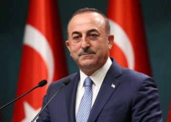 چاوش ئۆغلۆ: ئەگەر دابەزینی نرخی نەوتتان دەوێت سزاکانی ئێران هەڵبگرن