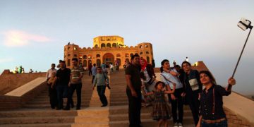 ئایا گەشتیاری لە بەسراوەیی کەرتی ئابوری عێراق بە نەوت کەم دەکاتەوە؟