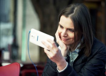 چۆن چاو لە زیانەکانی مۆبایل بپارێزین؟