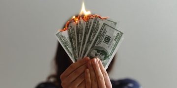 مۆسکۆ: ڕووسیا و چین لە ئاڵوگۆڕەکانی وزەدا دۆلار وەلاوە دەنێن
