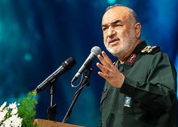 فەرماندەی گشتی سوپای پاسداران: دوژمنان ترساون و پەیام دەنێرن کە وەڵام نەدەینەوە