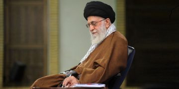 حەزرەتی ئایەتوڵڵا خامنەیی: شەهیدان گیانی خۆیان لە پێناو ئاسایش و سەقامگیری ئێران فیدا کردووە