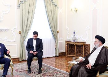 ئایەتوڵڵا ڕەئیسی: خۆڕاگری تەنیا ڕێگای بەرەنگاربوونەوەی سیاسەتەکانی ڕۆژئاوایە