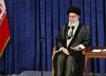 حەزرەتی ئایەتوڵڵا خامنەیی: بە دڵنیاییەوە کۆتایی بەم ئاژاوەگێڕییانە دێت