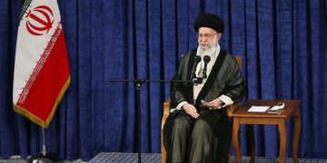 حەزرەتی ئایەتوڵڵا خامنەیی: بە دڵنیاییەوە کۆتایی بەم ئاژاوەگێڕییانە دێت