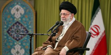 حەزرەتی ئایەتوڵڵا خامنەیی: شکستمان بە پیلانی ئەمریکا لە عێراق، سوریا و لوبنان هێنا