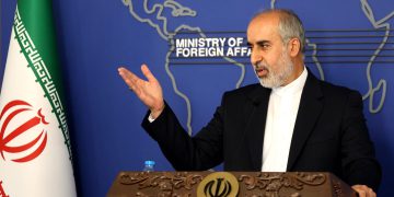 ئێران بۆ دەسەڵاتدارانی لەندەن: ئێمە تۆمەتبار نەکەن و گرنگی بە داواکاری خەڵکی خۆتان بدەن