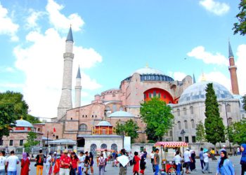 داهاتی کەرتی گەشتیاریی تورکیا ئەمساڵ گەیشتە 35 ملیار دۆلار