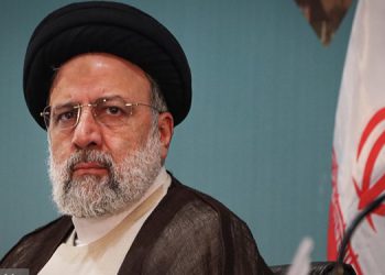 ئایەتوڵڵا ڕەئیسی: خەڵکی ئێران فریوی درووشمی ئازادی ناخۆن