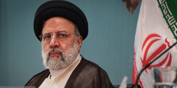 ئایەتوڵڵا ڕەئیسی: خەڵکی ئێران فریوی درووشمی ئازادی ناخۆن