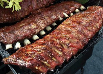 خواردنە نایابەکەی کرماشان؛ دەندە کەبابی تاقوەسان