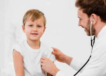 چۆن بزانین کە منداڵەکەمان تووشی کەم خوێنی بووە؟