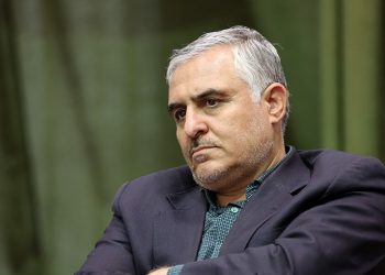 بۆ عێراق پێداگری لە سەر ناوی کەنداوی عەرەبی دەکات؟