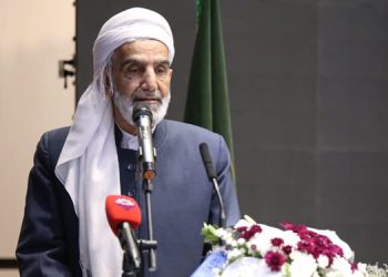 مامۆستا ڕۆستەمی: زانایانی کوردستان ئامادەی بەرگرین لە پیرۆزییەکانی شۆڕشی ئیسلامی
