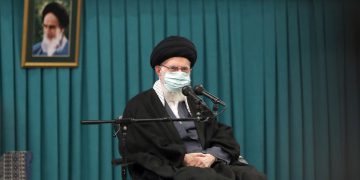 حەزرەتی ئایەتوڵڵا خامنەیی: وڵاتانی ڕۆژئاوا لە پرسی ژندا تاوانبارن